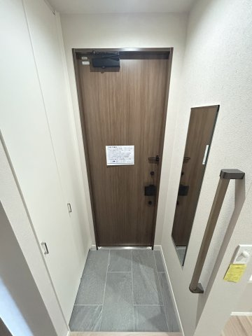 レジデンスヒューゲル鶴ヶ丘Ⅱの玄関