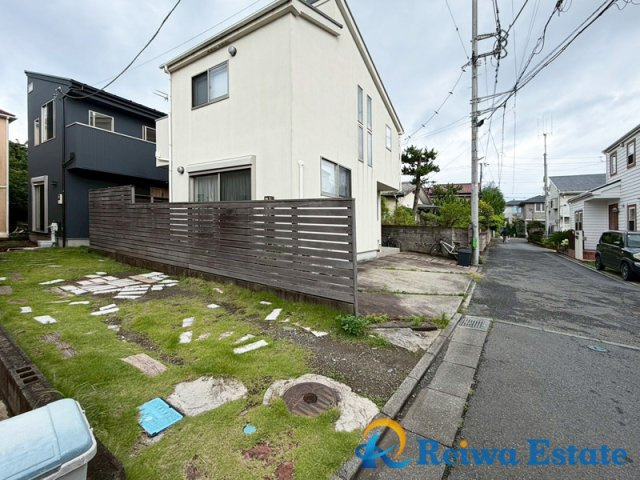 中古戸建　藤沢市辻堂東海岸2丁目の前面道路含む現地写真