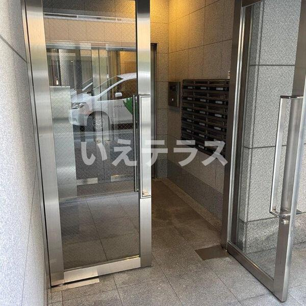 レジデンス富久寿のエントランス