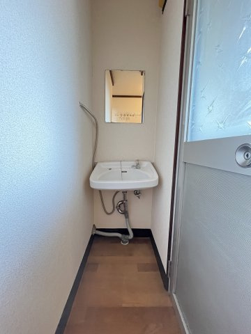 カーサインフィニティの洗面所