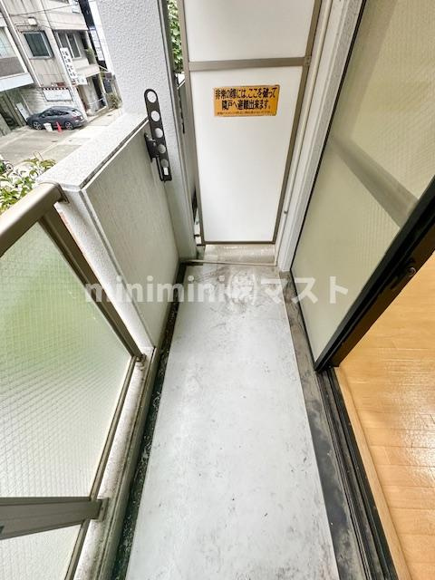 シュロスヒロカズ大手前のバルコニー|他号室参考写真