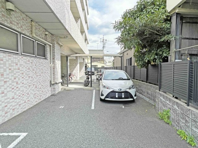 さくらHills桜本町EASTの駐車場