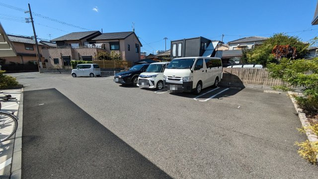 【駐車場】