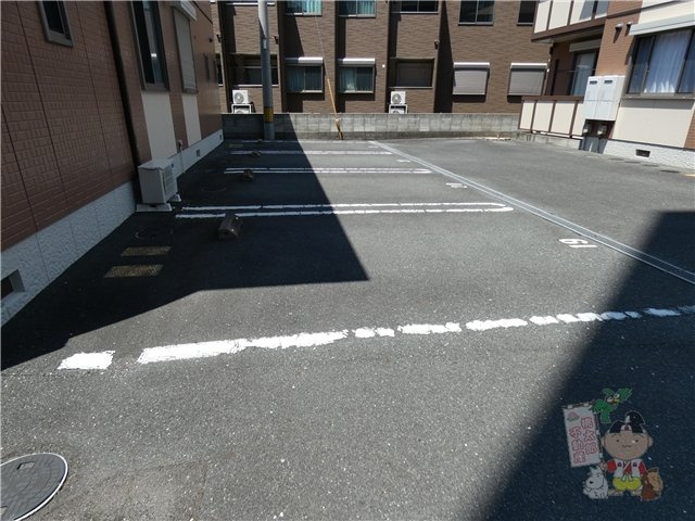 ラ・ヴィータ国富　参番館の駐車場