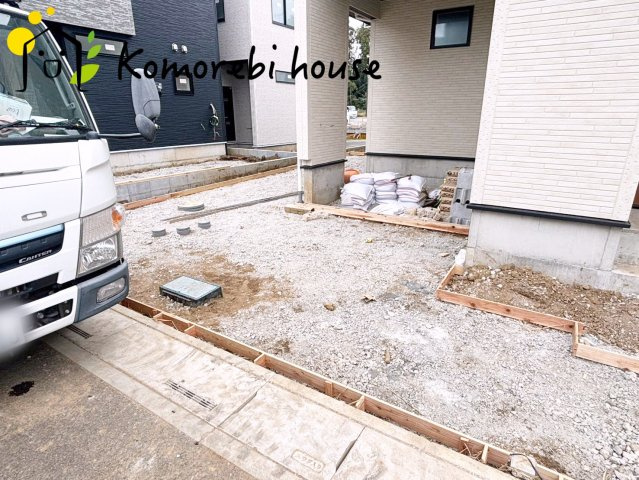 さいたま市見沼区南中野　ガーデンパーク　3期　新築一戸建て　ブルーミングガーデン　20の駐車場|10/23撮影