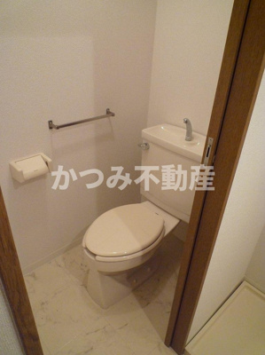 【トイレ】 | リベラルシティハイツ | 同物件参考写真