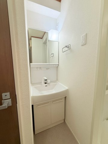 サニーコート六田２の洗面所