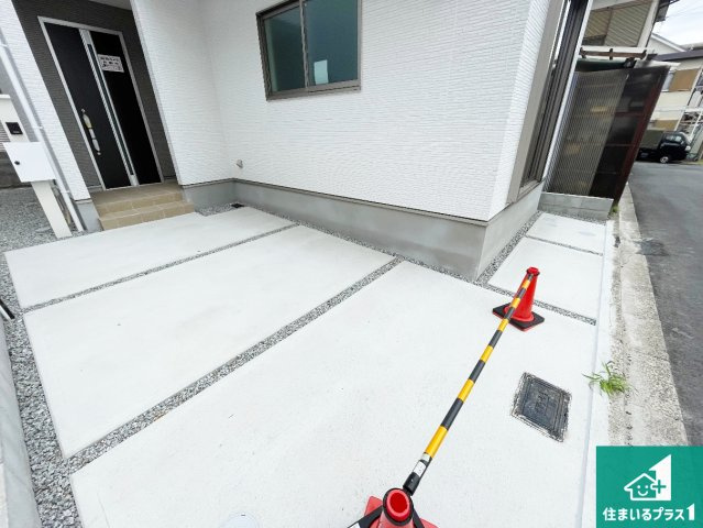 京都市伏見区深草仙石屋敷町　第1期　新築一戸建ての駐車場|駐車スペース！散水栓があるので、こまめに愛車を洗えます！