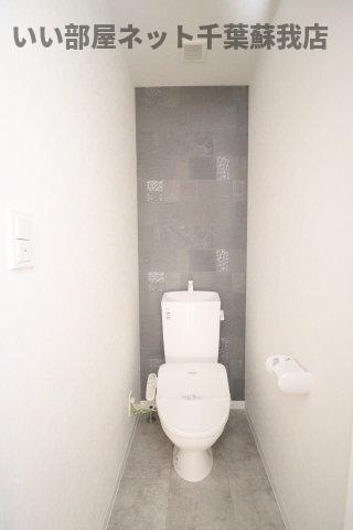 ラ・ターナ本千葉のトイレ|落ち着いた色調のトイレです