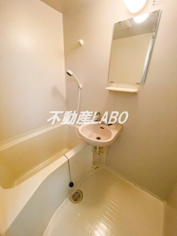 ジャストジャパンウエストの浴室