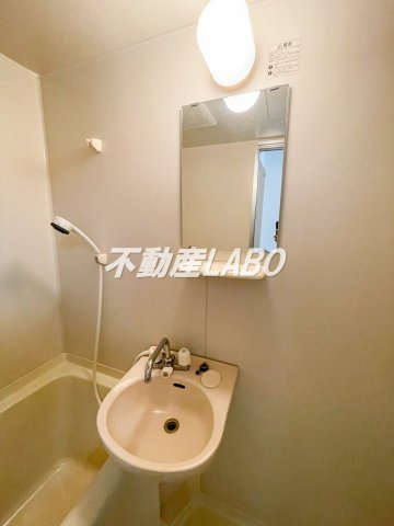 ジャストジャパンウエストの洗面所