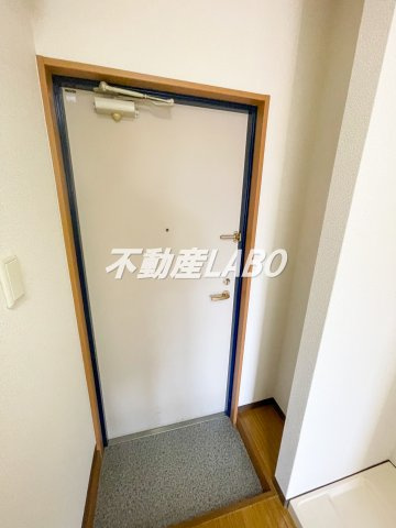 ジャストジャパンウエストの玄関