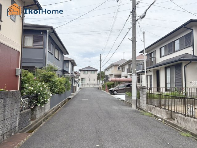 神戸市西区天が岡　中古戸建の前面道路含む現地写真|●年中無休：当日予約可●前面道路は南向き広く約6mございます！交通量も少なく安心です！