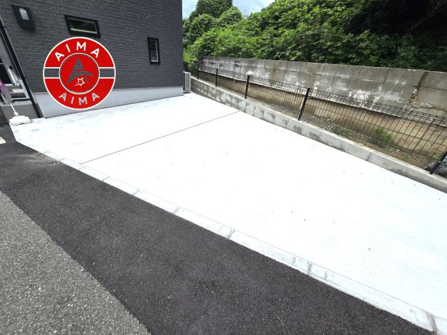 大野城市乙金東3丁目第1-2棟（1号棟）の外観|広々した駐車場になります。