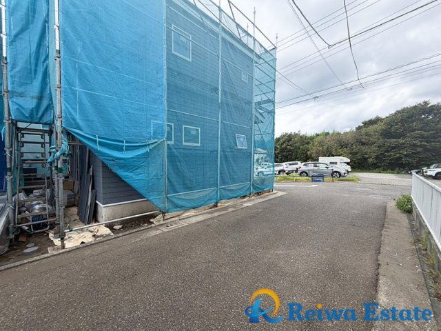 新築戸建　茅ヶ崎市浜須賀の前面道路含む現地写真