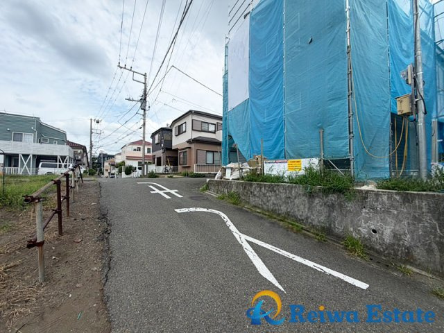 新築戸建　茅ヶ崎市浜須賀の前面道路含む現地写真