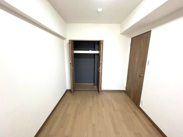 宝マンションサザンスクエア壱番館の玄関|各居室に収納確保！