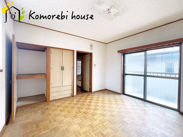 上尾市平塚　中古戸建の寝室|広くて明るい寝室