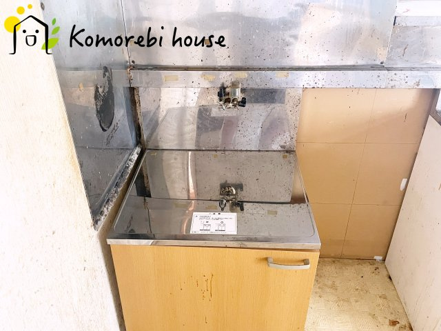 上尾市平塚　中古戸建のキッチン|コンパクトなキッチンで掃除もラクラク