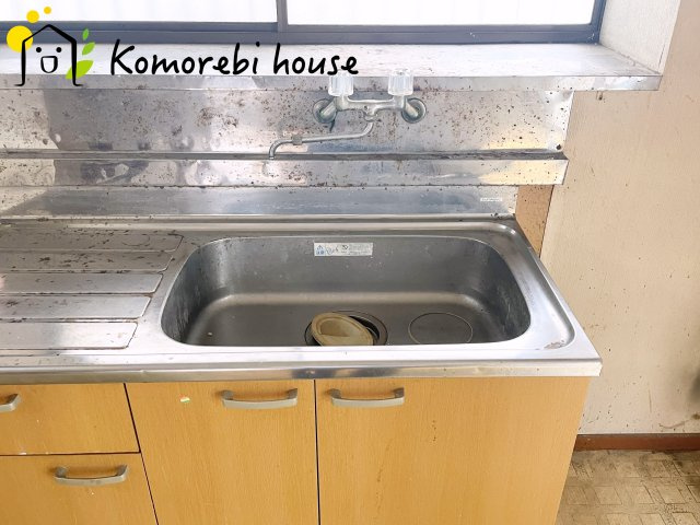 上尾市平塚　中古戸建のキッチン|お料理しやすいキッチンです