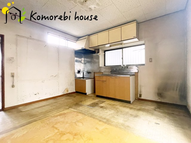 上尾市平塚　中古戸建の居間・リビング|ゆったりとしたリビングです