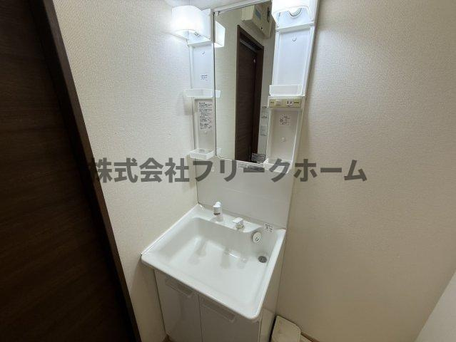 武蔵野市境南町２丁目のアパートの洗面所