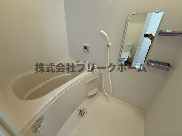 武蔵野市境南町２丁目のアパートの浴室