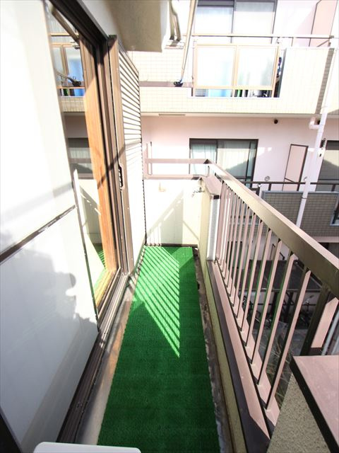 練馬区東大泉２丁目のアパートのバルコニー
