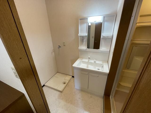 大和市西鶴間１丁目のアパートの洗面所