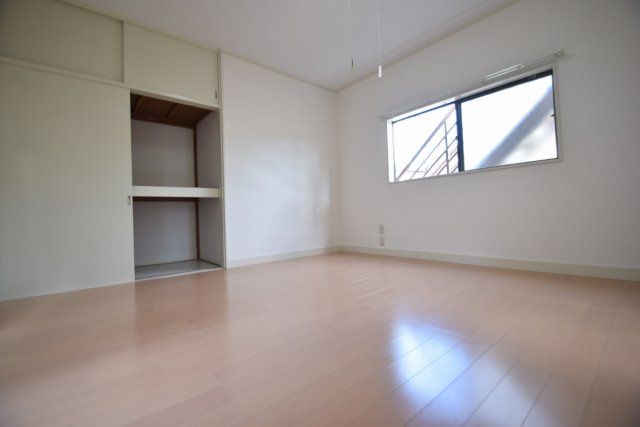 ニタミハイツの居間・リビング|角部屋でｍ度が多いです。