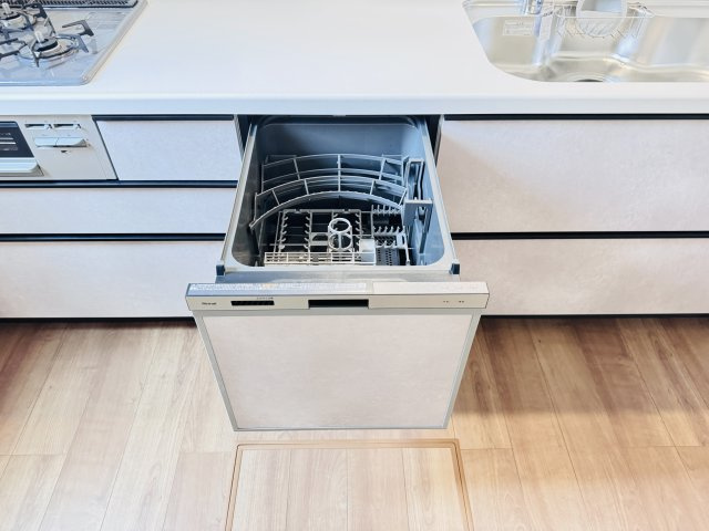 市川市中国分５丁目新築戸建のキッチン|家事の手間をグッと省けるビルトイン食洗器