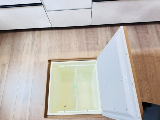 市川市中国分５丁目新築戸建のキッチン|キッチン床下収納
