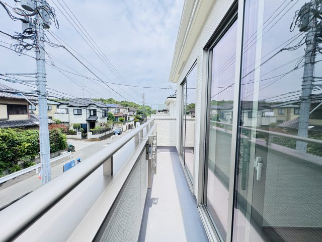 市川市中国分５丁目新築戸建のバルコニー|南西向きワイドバルコニー・日当たり良好♪