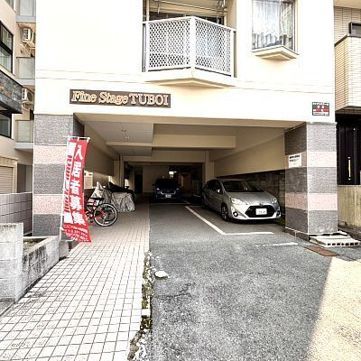 ファインステージ坪井の駐車場