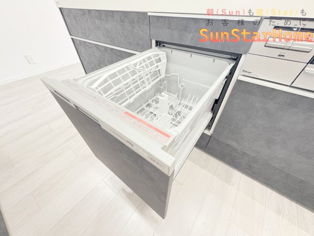【サンスターホーム】神明台住宅　リフォーム済み　スーパー目の前　のキッチン