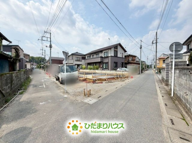 幸手市中第2　新築一戸建て　02　リーブルガーデンの前面道路含む現地写真|2026/07/16　撮影