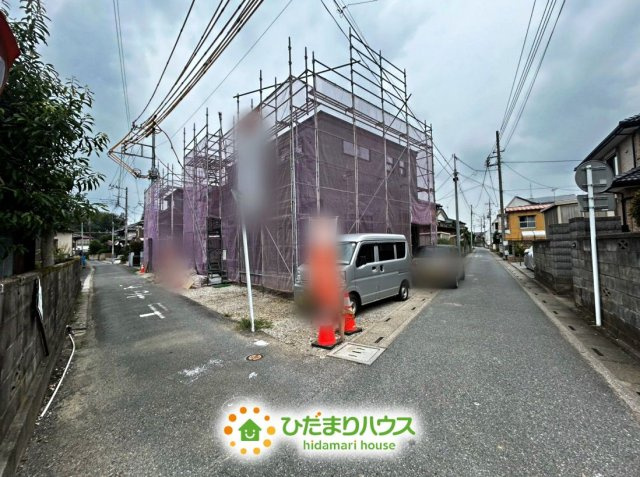 幸手市中第2　新築一戸建て　02　リーブルガーデンの前面道路含む現地写真|2026/09/03　撮影