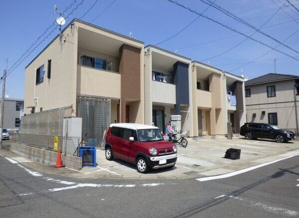 エルフィー南川の駐車場