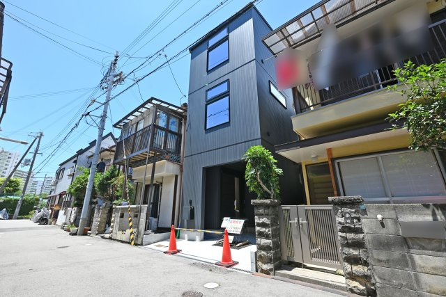 西宮市上田中町新築一戸建て│2LDK＋駐車1台可の外観|ご不明な税金・諸費用についても丁寧にサポートいたします。現地見学で、住まいのイメージやご希望をぜひお聞かせください。