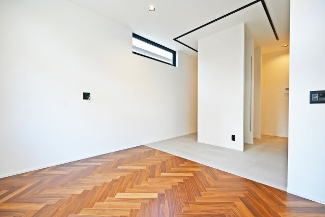 西宮市上田中町新築一戸建て│2LDK＋駐車1台可の居間・リビング|人が集まりたくなる開放的な空間が、毎日の暮らしをより豊かに彩ります。