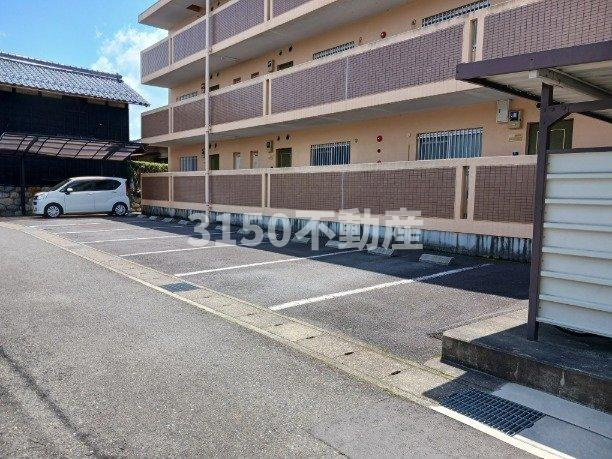 オアシス１２の駐車場|駐車場完備です