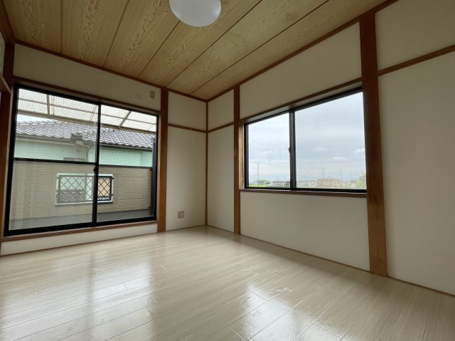 東金市菱沼中古戸建の洋室
