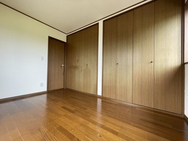 東金市菱沼中古戸建の洋室