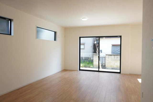越谷市蒲生1丁目 新築分譲住宅の居間・リビング