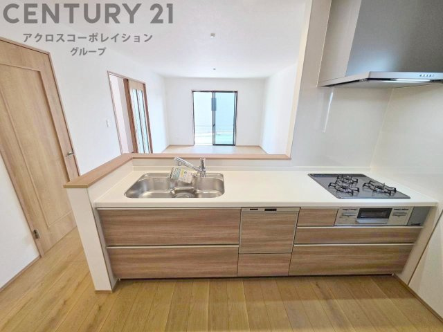 【現地のご紹介】
現地の区画内道路は、約6Ｍ幅とゆとりがあり車のすれ違いも可能です。
尼崎市田能エリアは自然が残る住環境となります。