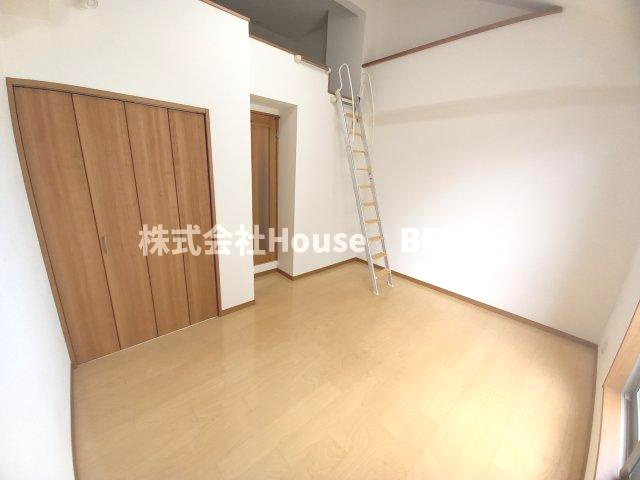 Viano神戸上筒井通Eastの和室