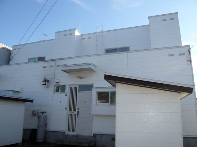 西岡４条１３丁目メゾネット