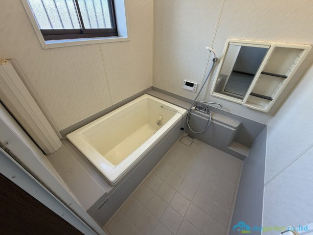 平塚市南金目　中古戸建の浴室