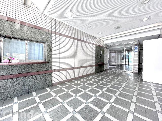 アドリーム西新井のエントランス|ドキドキの新生活も、安心してスタート。ぴったりの住まいを見つけませんか？クランディアが一緒に住まい選びをサポートします‼　まずは、お気軽にお問合せください　＃クランディア