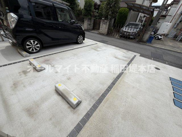 川崎市多摩区宿河原７丁目のアパートの駐車場
